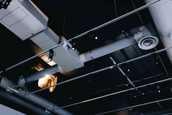 Como um Sistema de Exaustão Eficiente Melhora a Qualidade do Ar e o Conforto do Seu Ambiente