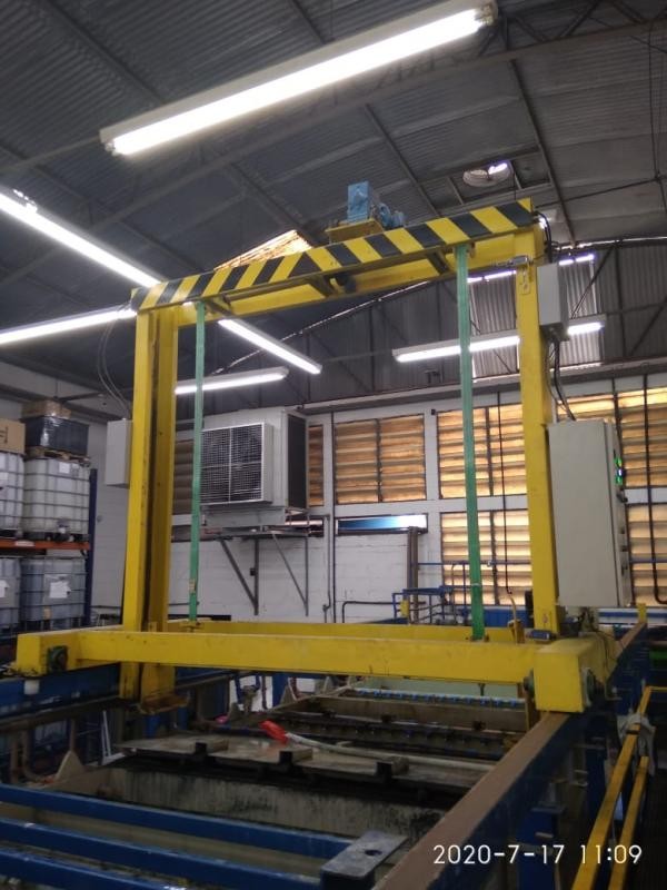 Linha automática para anodização